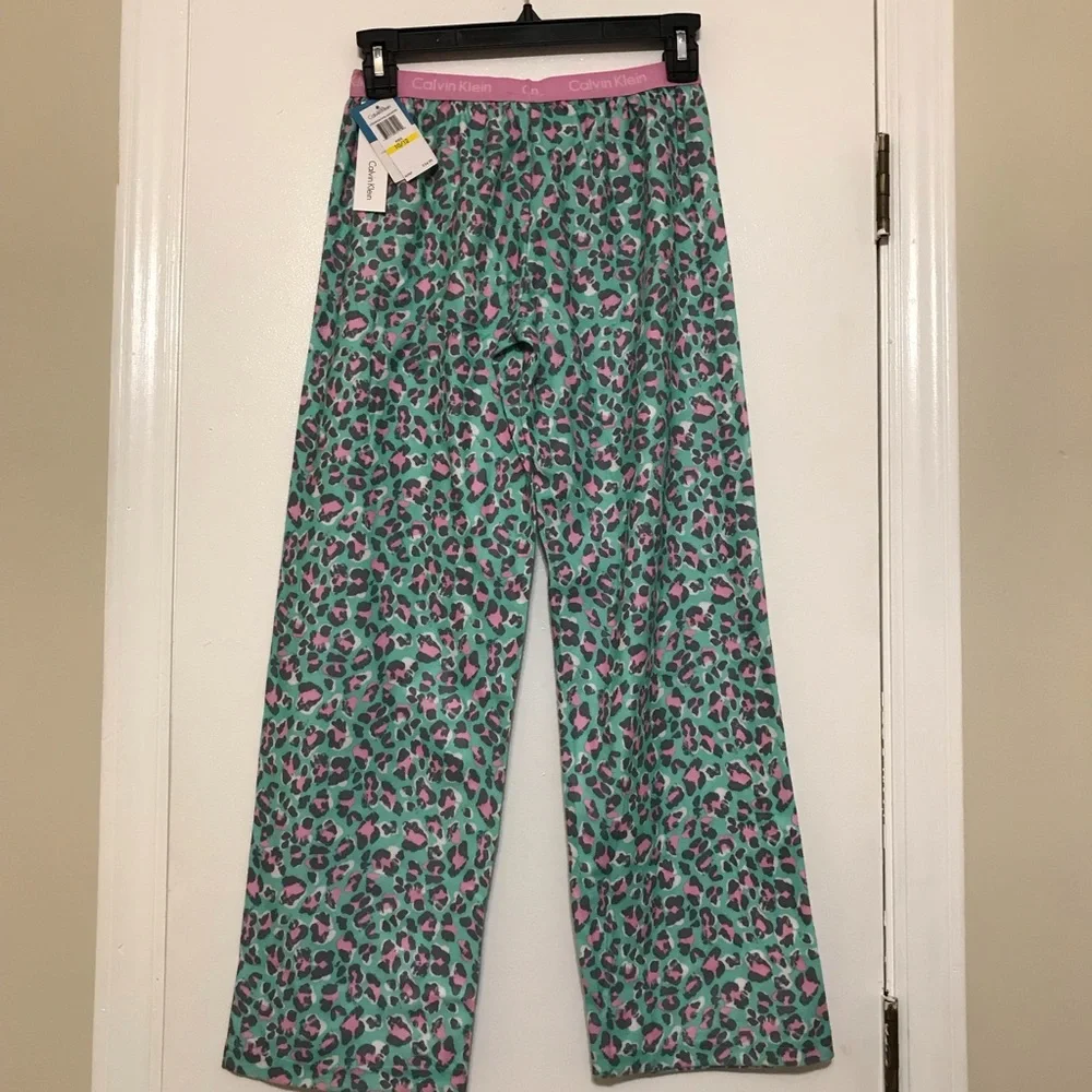 NWT Calvin Klein Girl’s soft Pajamas pants 1